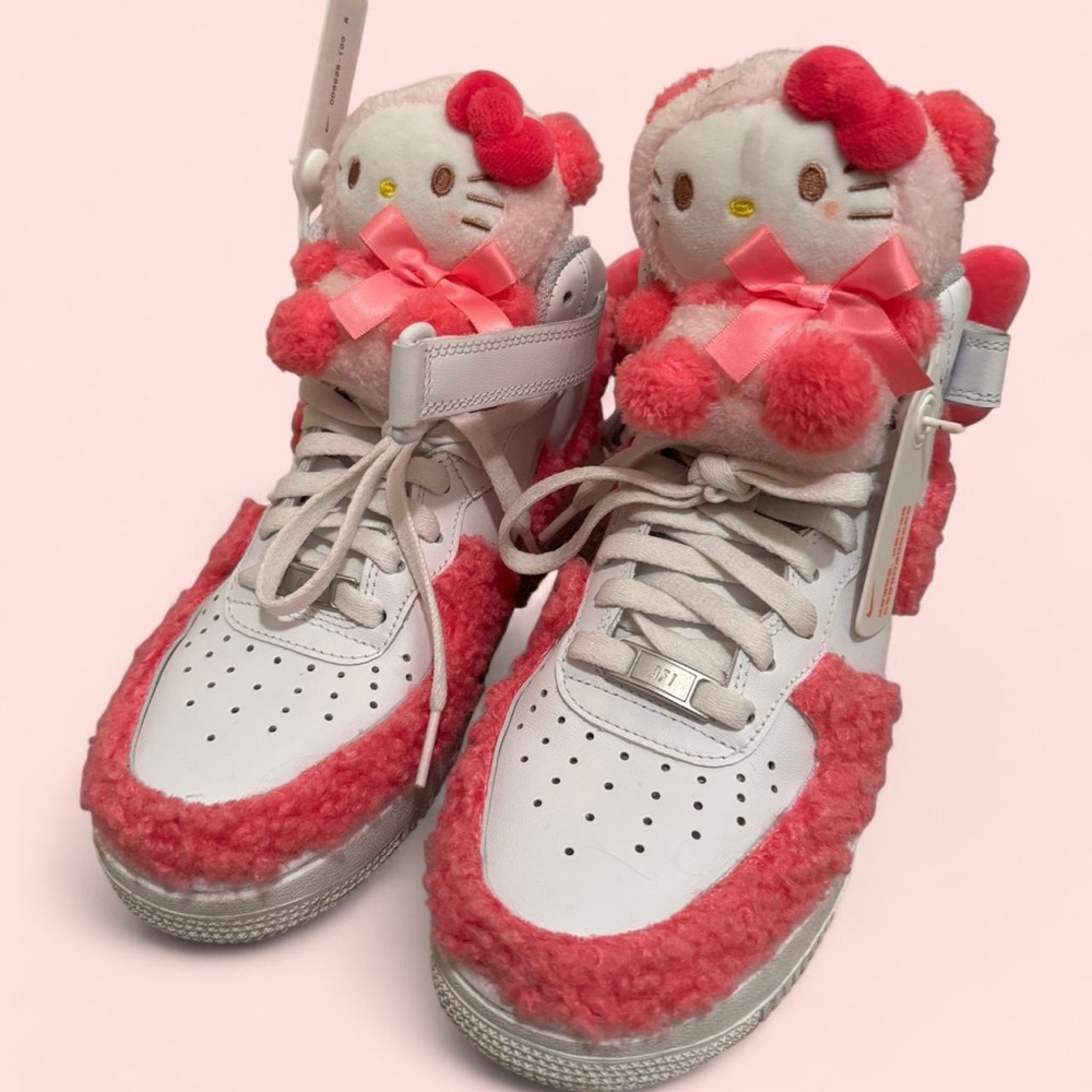 Customized Hello Kitty Pink and White Air Force 1 - Picture 2 of 8